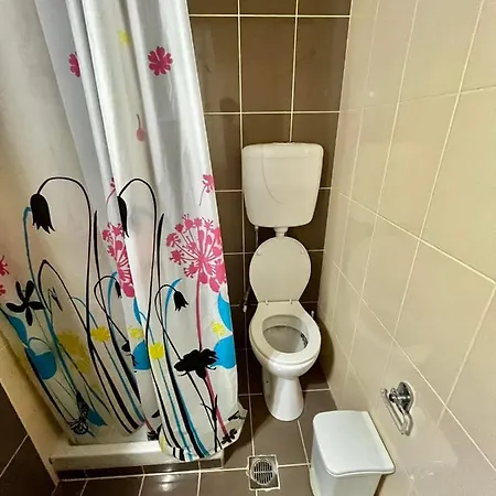 με θέα την πλατεία Apartment *