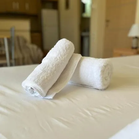 με θέα την πλατεία Apartment *