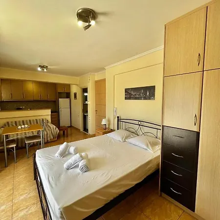 Apartment με θέα την πλατεία