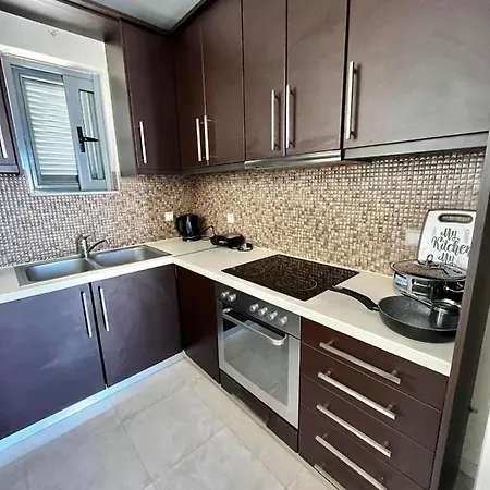 Apartment με θέα την πλατεία Filiatra