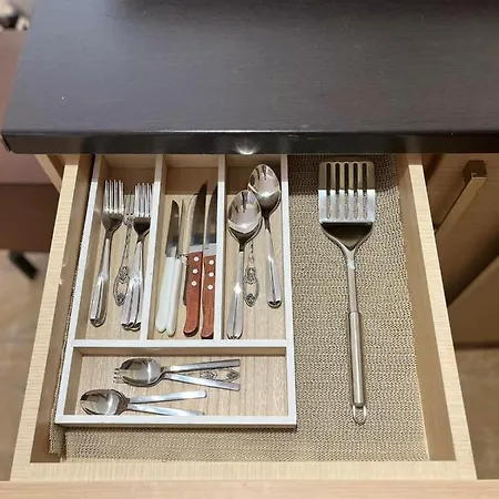 με θέα την πλατεία Apartment *